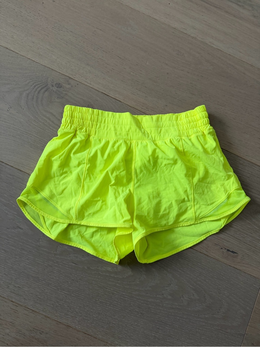 Lululemon size 6 hotty hot shorts high rise